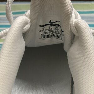 NIKE CHEER SNEAKERS Women’s Size 7